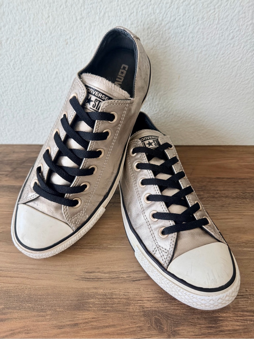 Converse Chuck Taylor Metallic Low Top Sneakers - Silver